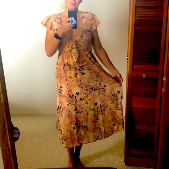 Deep V with Tie front flowy dress - Picture 4 of 5